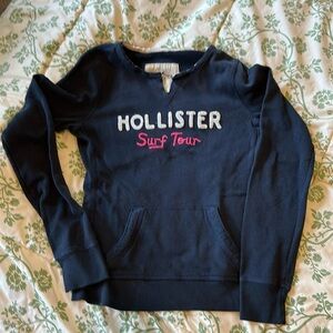 Hollister Crew Neck Sweatshirt With Pocket.